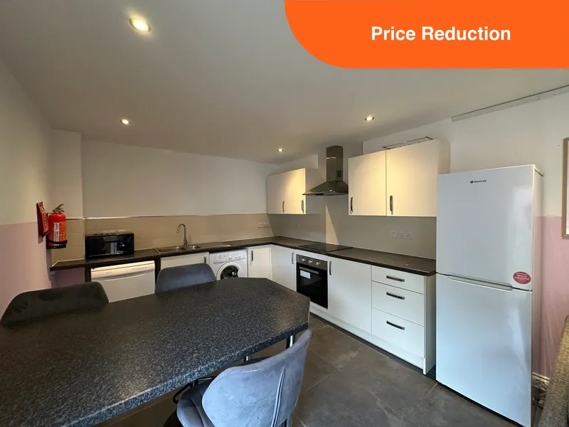 Lord Tennyson // 2 Bed & 2 Bath Apt // Ensuites // AUG 2026 - Thumbnail 1